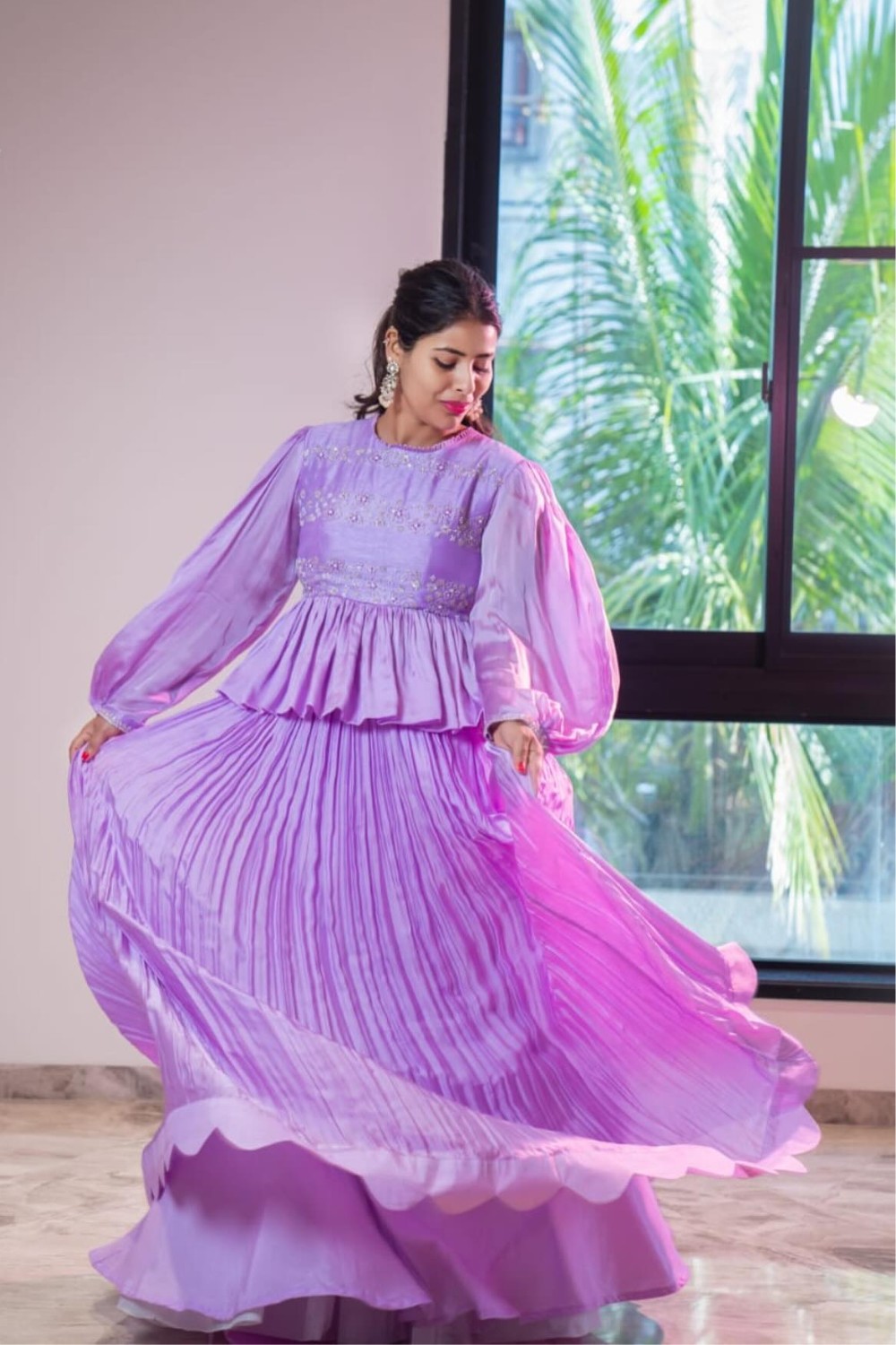 Dresses for Broad Shoulders: How to Flatter Your Figure – Chic Central