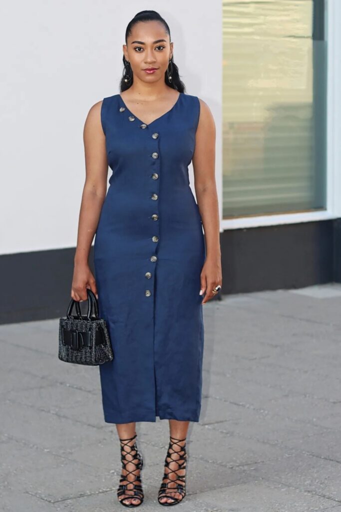 Casual Summer Outfits: Navy Blue Midi Dress + Black Heeled Sandals