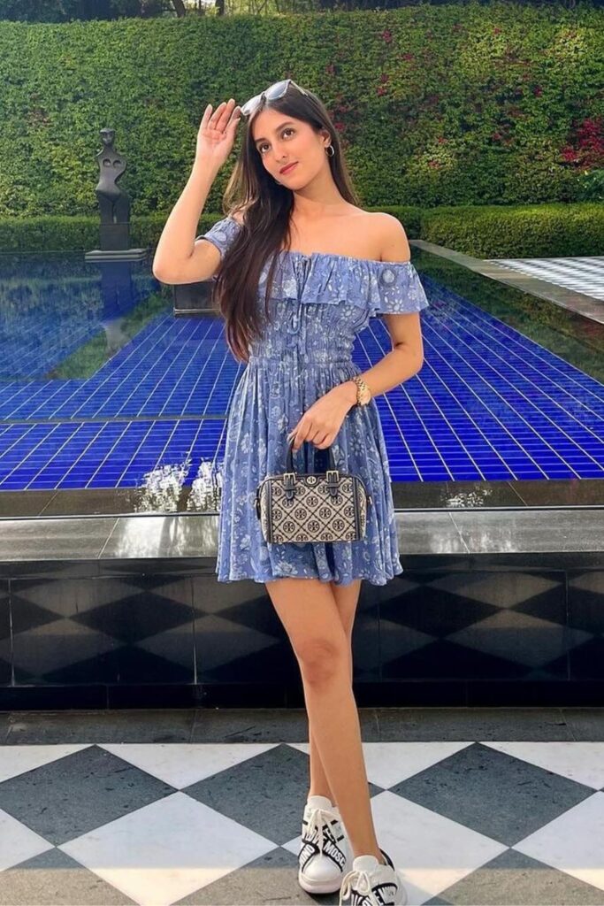 Summer Date Outfit Ideas Off-Shoulder Mini Dress