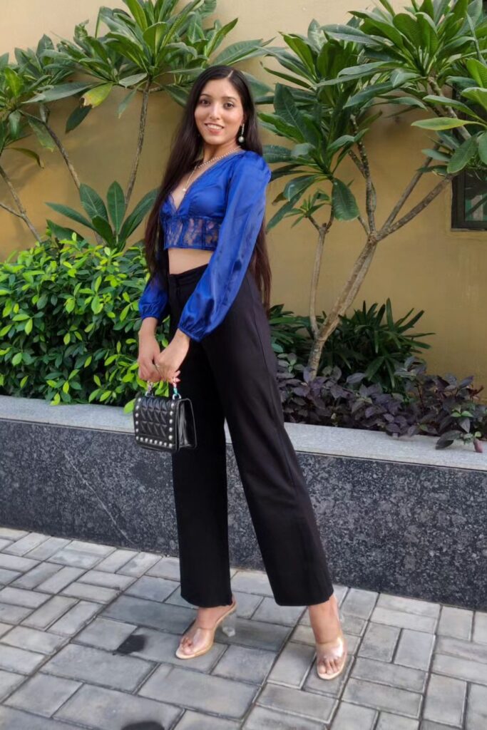 Summer Date Outfit Ideas Blue Cropped Top with Black Pants