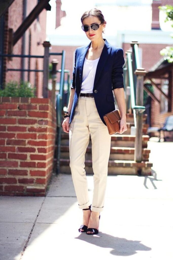 What Colors Go with Navy Clothes: Navy and Cream