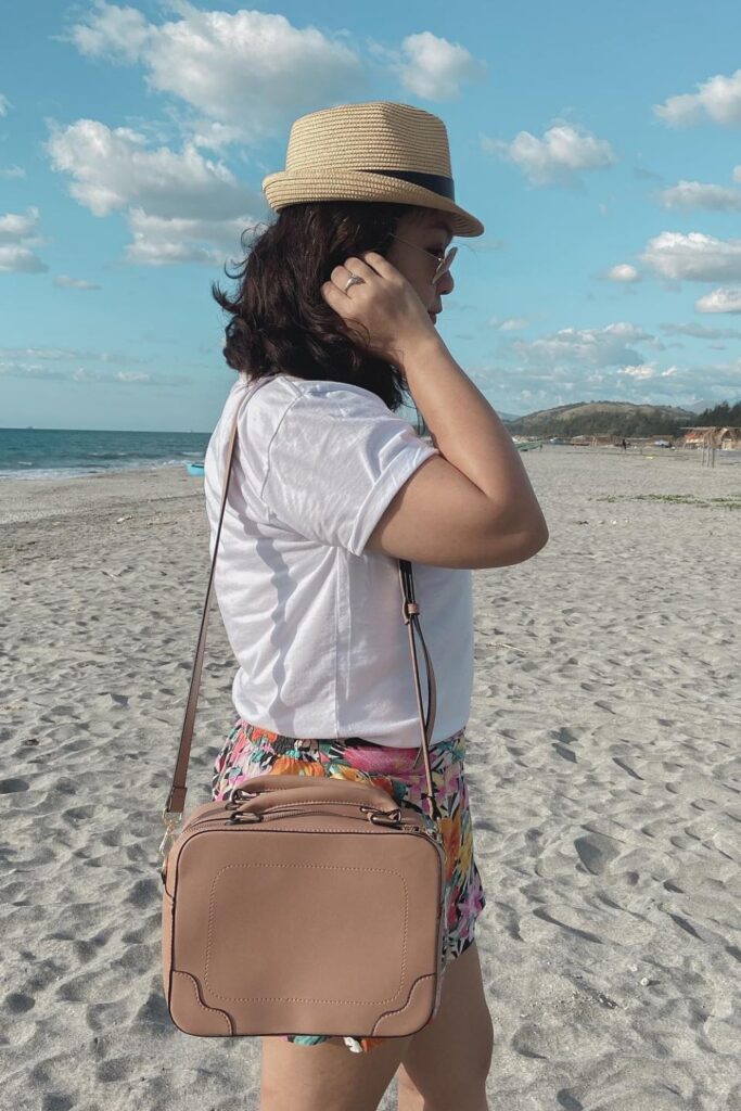 What to Wear to the Beach Crossbody bags, clutches