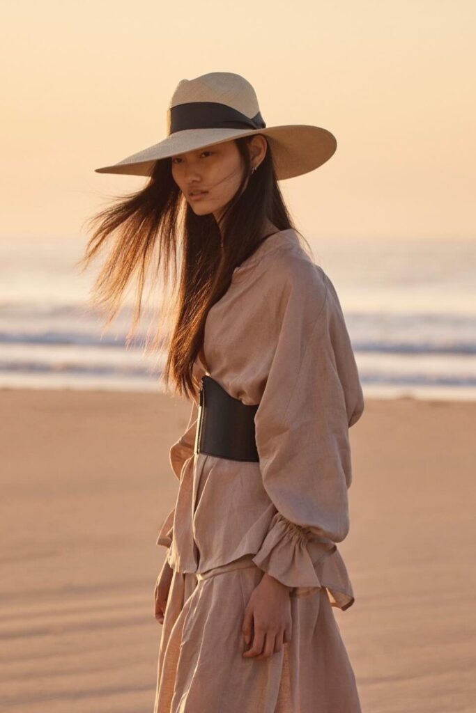 What to Wear to the Beach Wide-brim sun hat