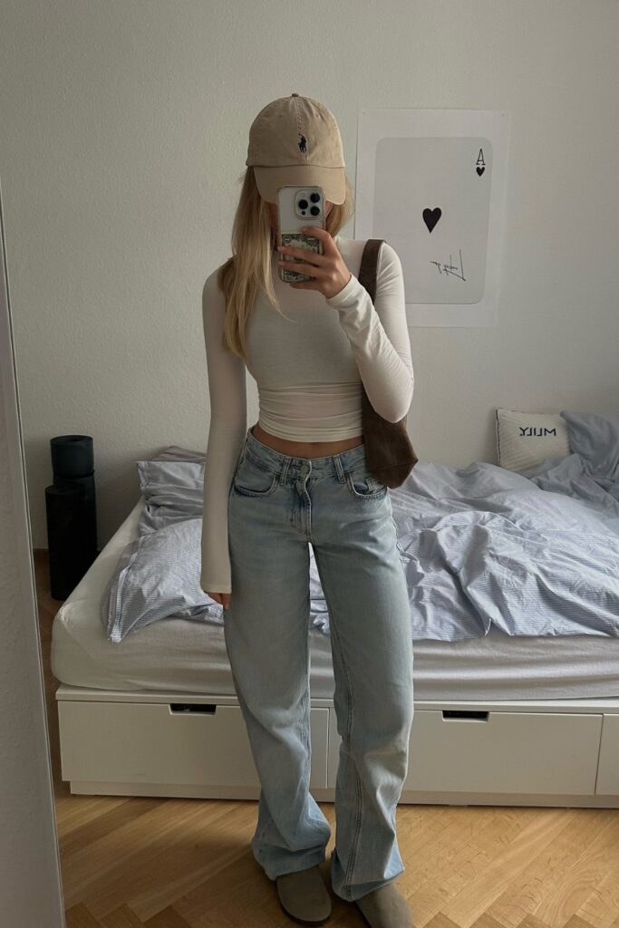 Sporty Chic: Crop Top and Baggy Jeans