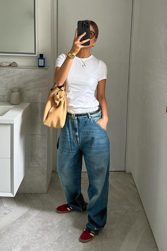 Simple T-shirt & Baggy Jeans