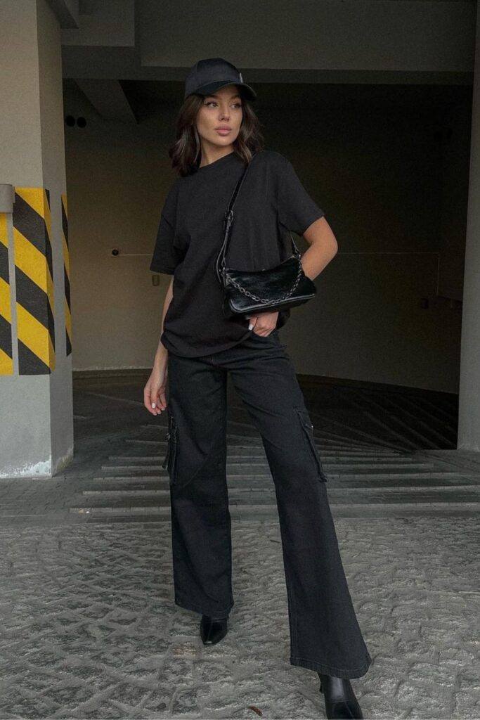 Street Style: Black Oversized Tee With Black Cargo Pants