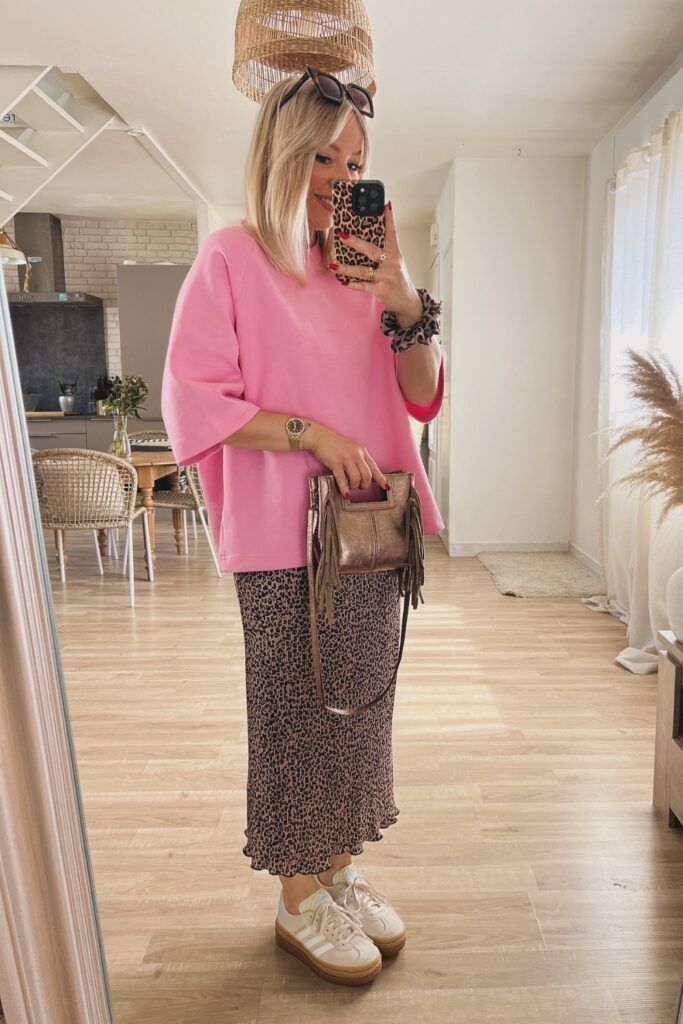 Pink Sweater and Leopard Skirt